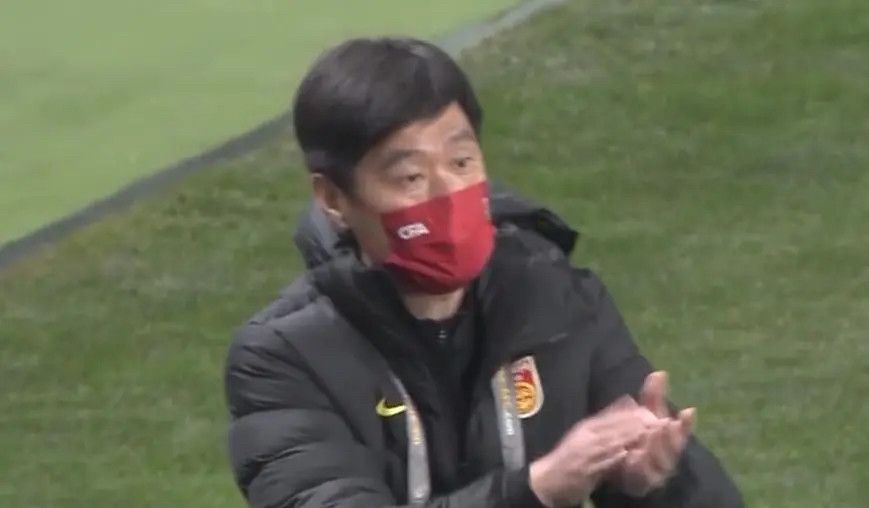 管家卡住了