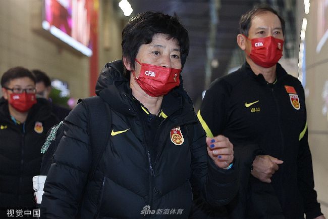 两个女人裸体互吻互摸