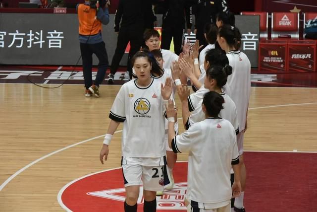 日本白嫩bbw内谢