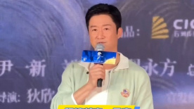 老师撩起裙子让我挺进去